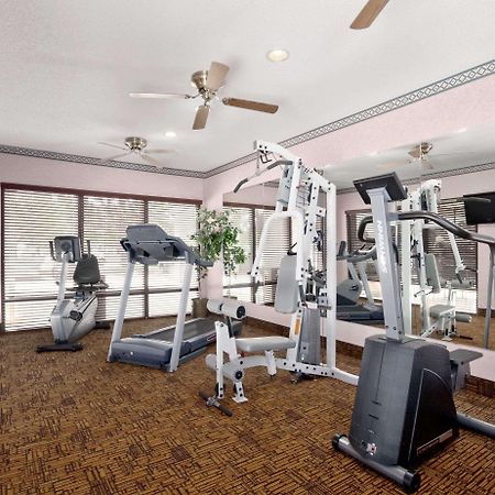 Baymont By Wyndham לואיסוויל מראה חיצוני תמונה